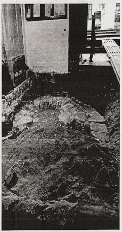 Køge Kirkes døbefontspodie